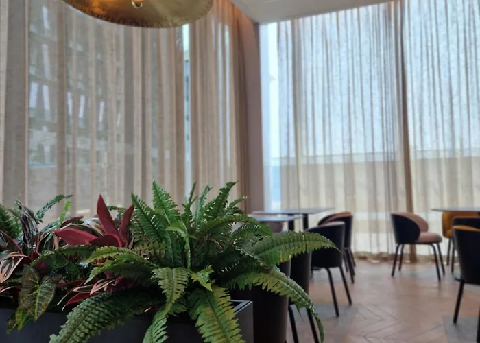 Centre Cloche D'or Отель 3*