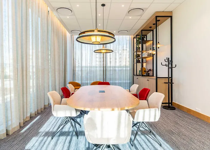 Centre Cloche D'or Отель 3*