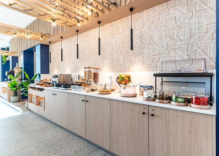 Centre Cloche D'or Отель